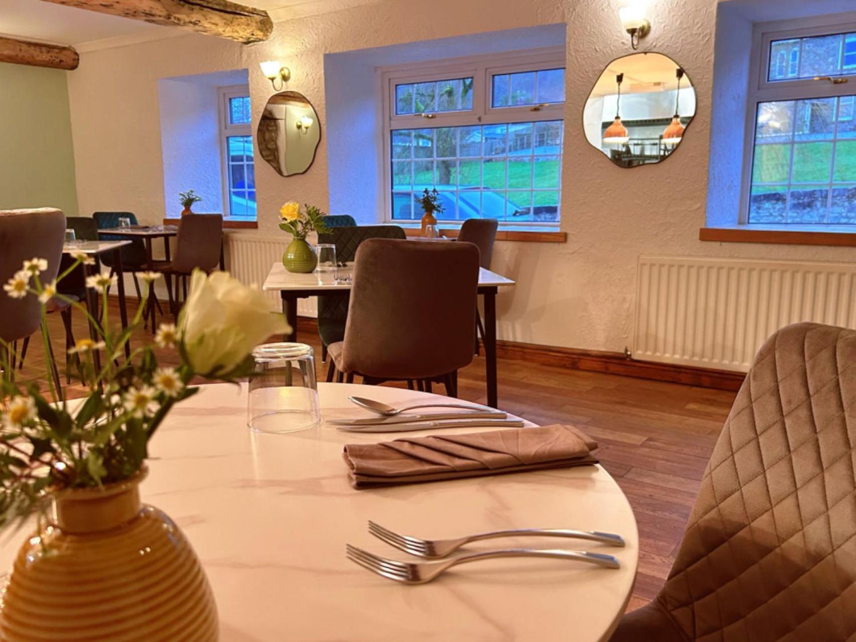 Penybont Restaurant + Inn Carmarthen Buitenkant foto