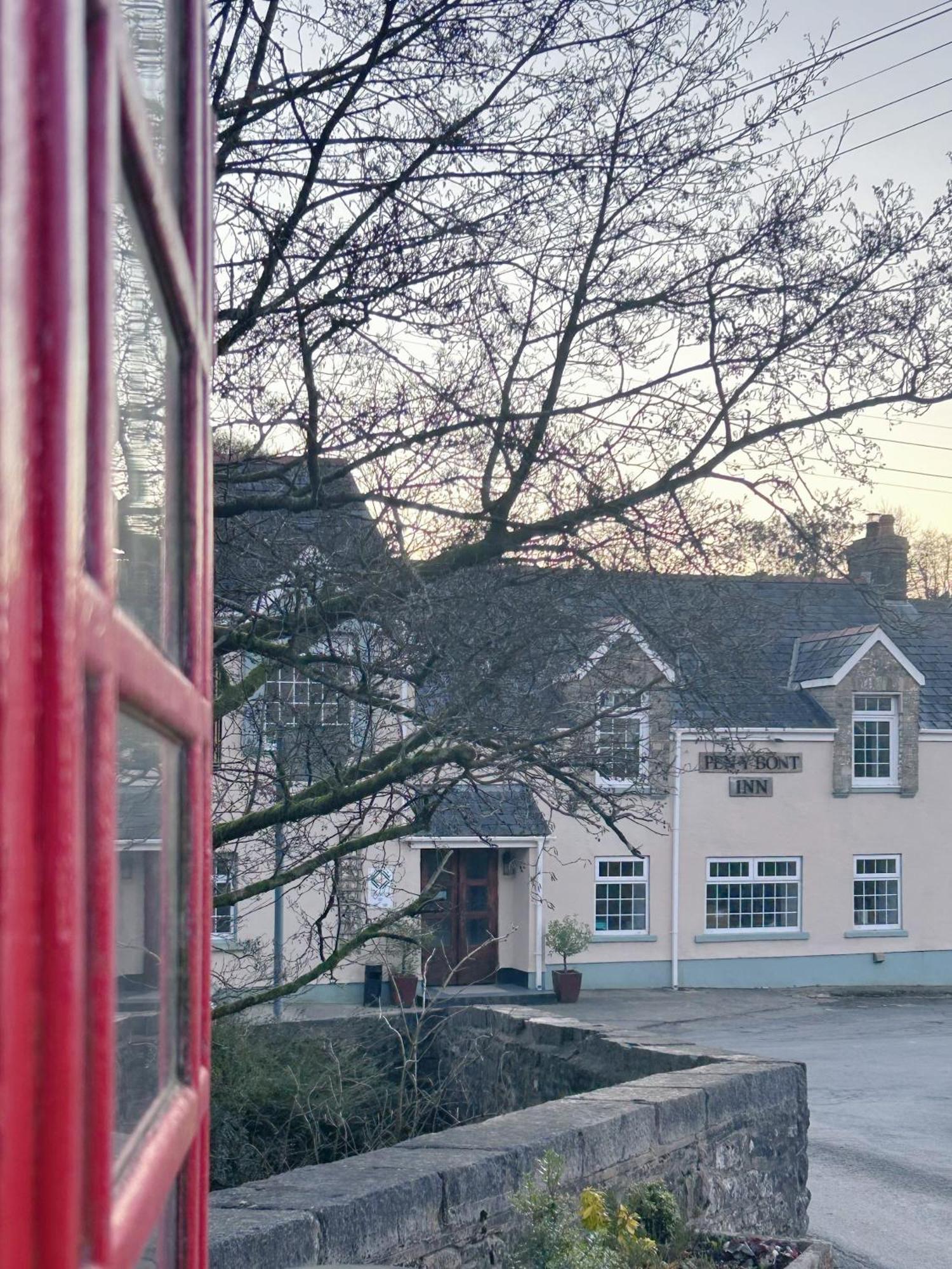 Penybont Restaurant + Inn Carmarthen Buitenkant foto
